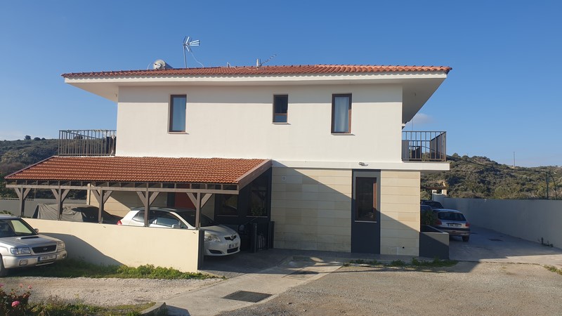 HOUSE FOR SALE IN TOCHNI