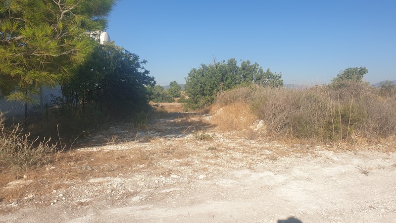 residential parcel in Vavla